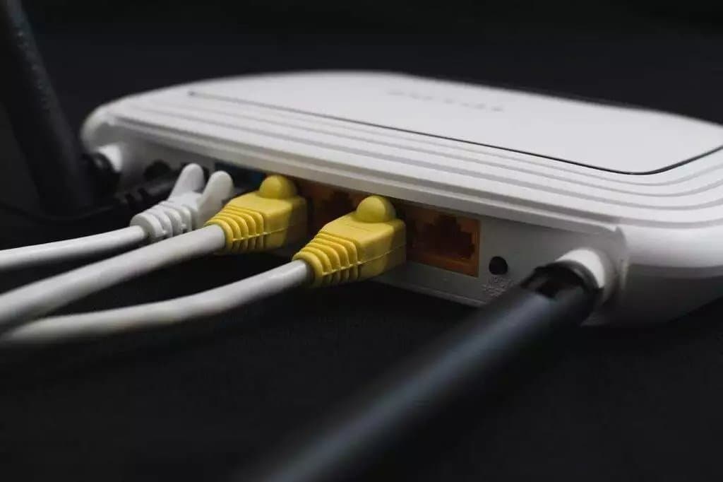 Exploring Ethernet: A Comprehensive Guide to Network Cabling, Types, and Technologies . 5 wireless, home, router-1861612.jpg